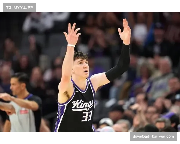 湖人伪首发策略成功 拉拉维亚扮演小球五号位破解联防